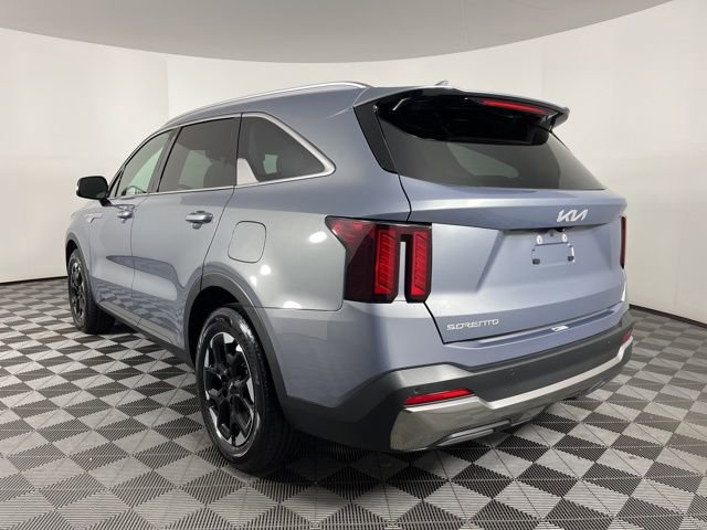 Used 2024 Kia Sorento S image 7