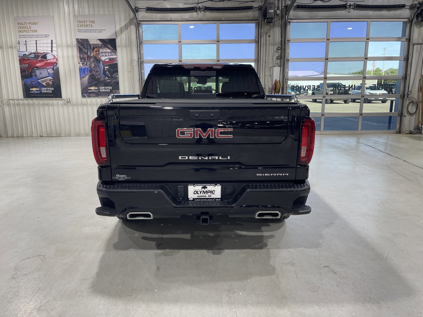 Used 2024 GMC Sierra 1500 Denali w/ Technology Package AWD/4WD image 7