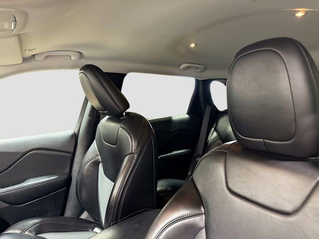 Used 2019 Jeep Cherokee Latitude Plus w/ Cold Weather Group image 21