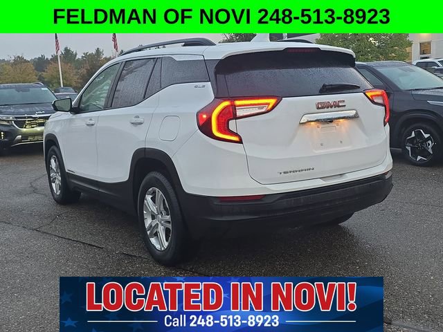 Used 2022 GMC Terrain SLE w/ Driver Convenience Package image 3