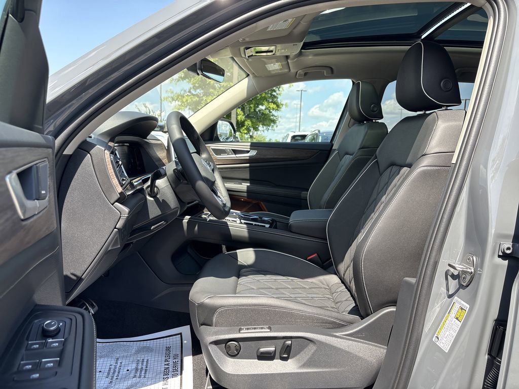 New 2025 Volkswagen Atlas SEL Premium R-Line image 11