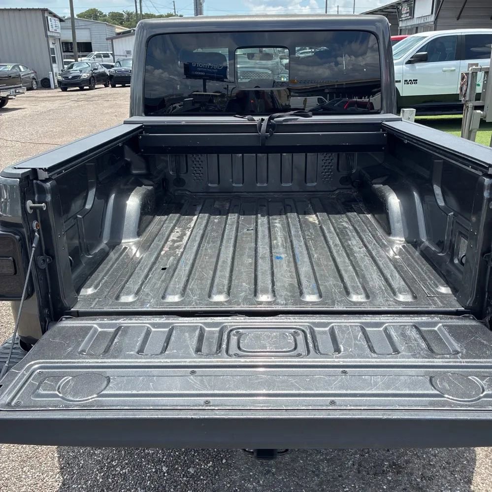 Used 2022 Jeep Gladiator Rubicon w/ LED Lighting Group image 19