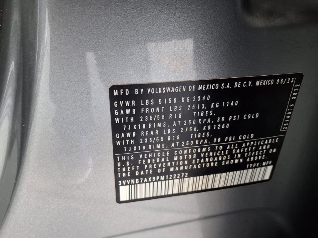 Used 2023 Volkswagen Tiguan SE w/ Panoramic Sunroof Package FWD image 37