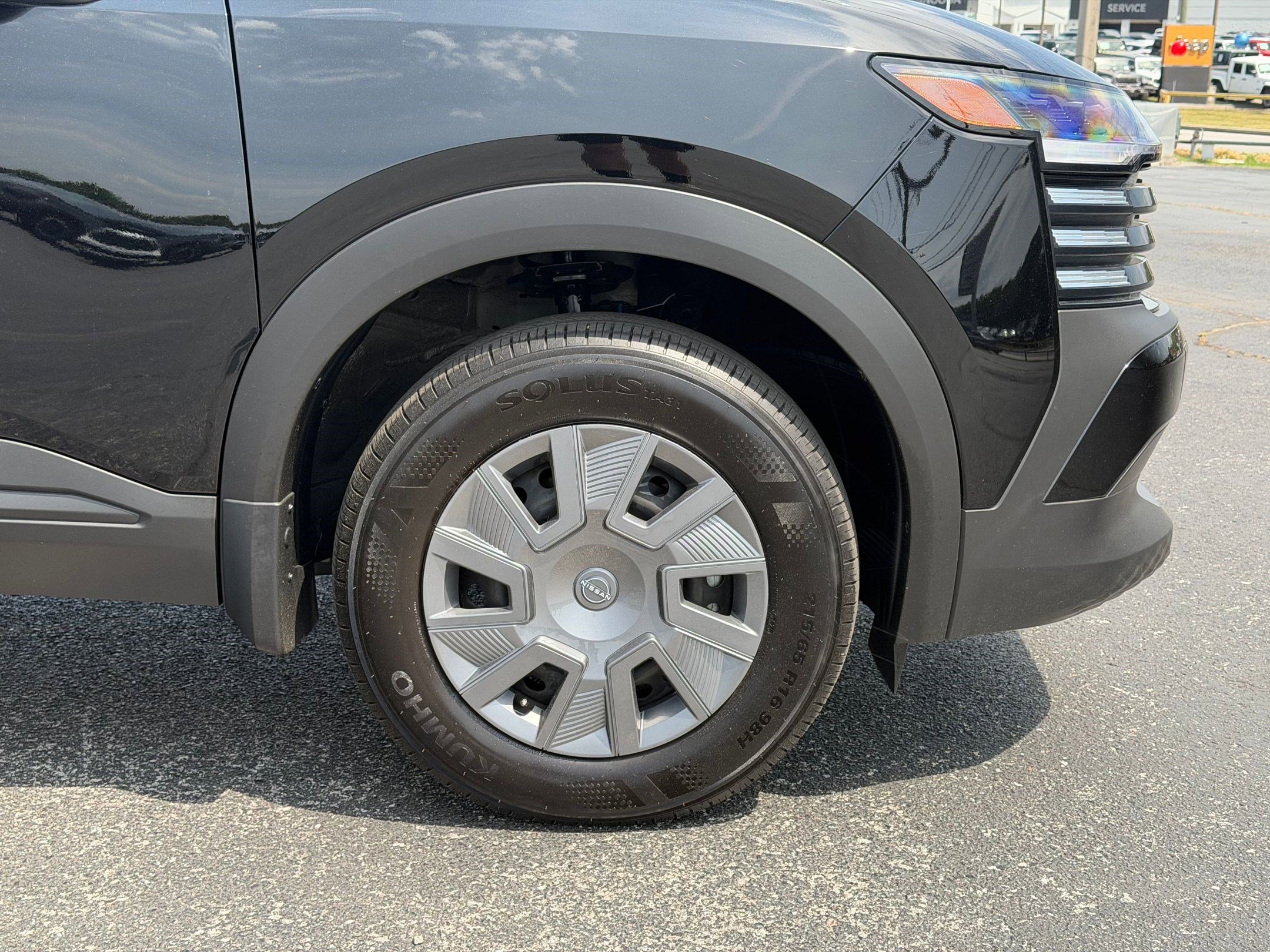 Certified 2025 Nissan Kicks S image 11