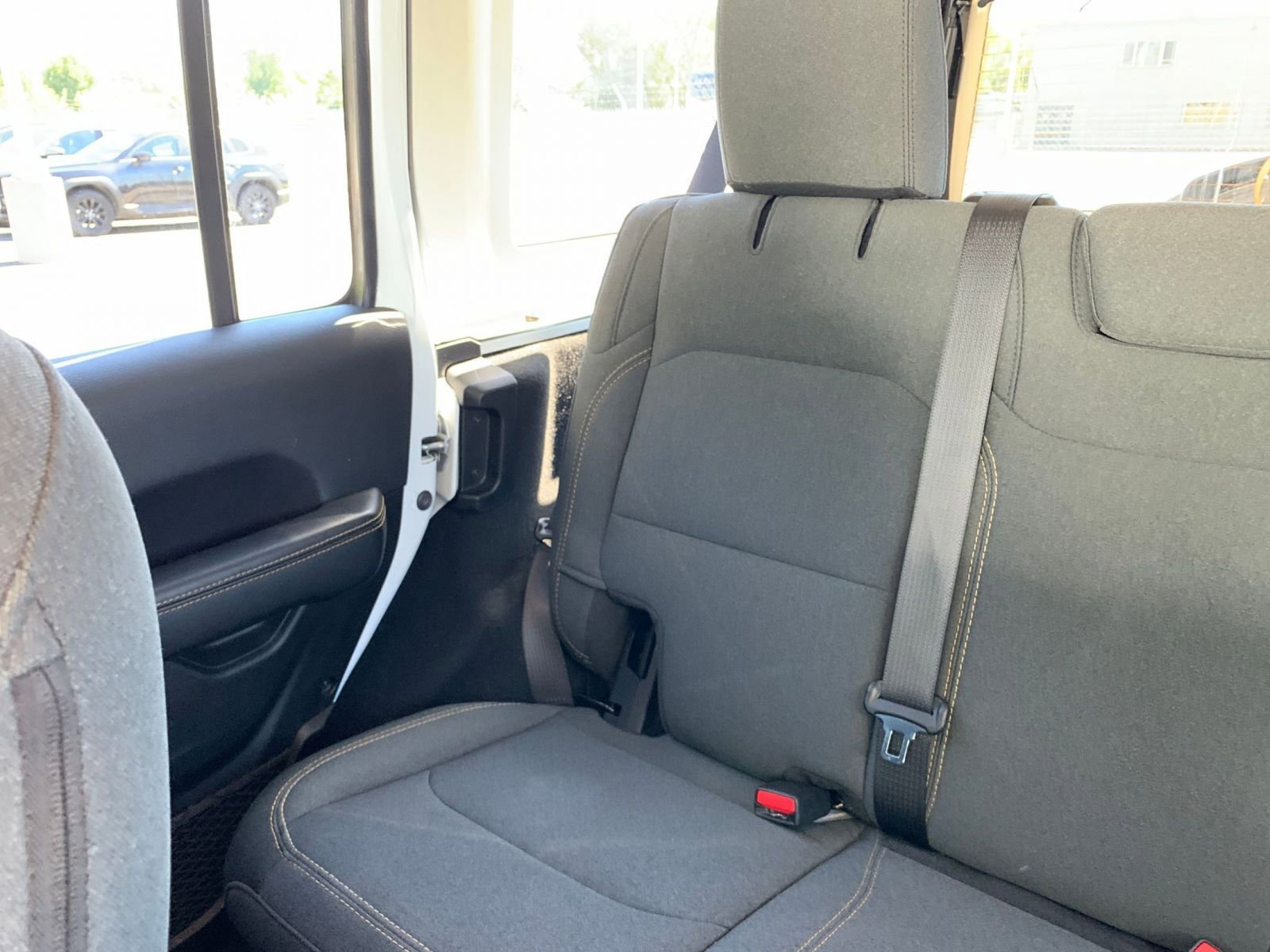 Used 2025 Jeep Wrangler Sahara image 38