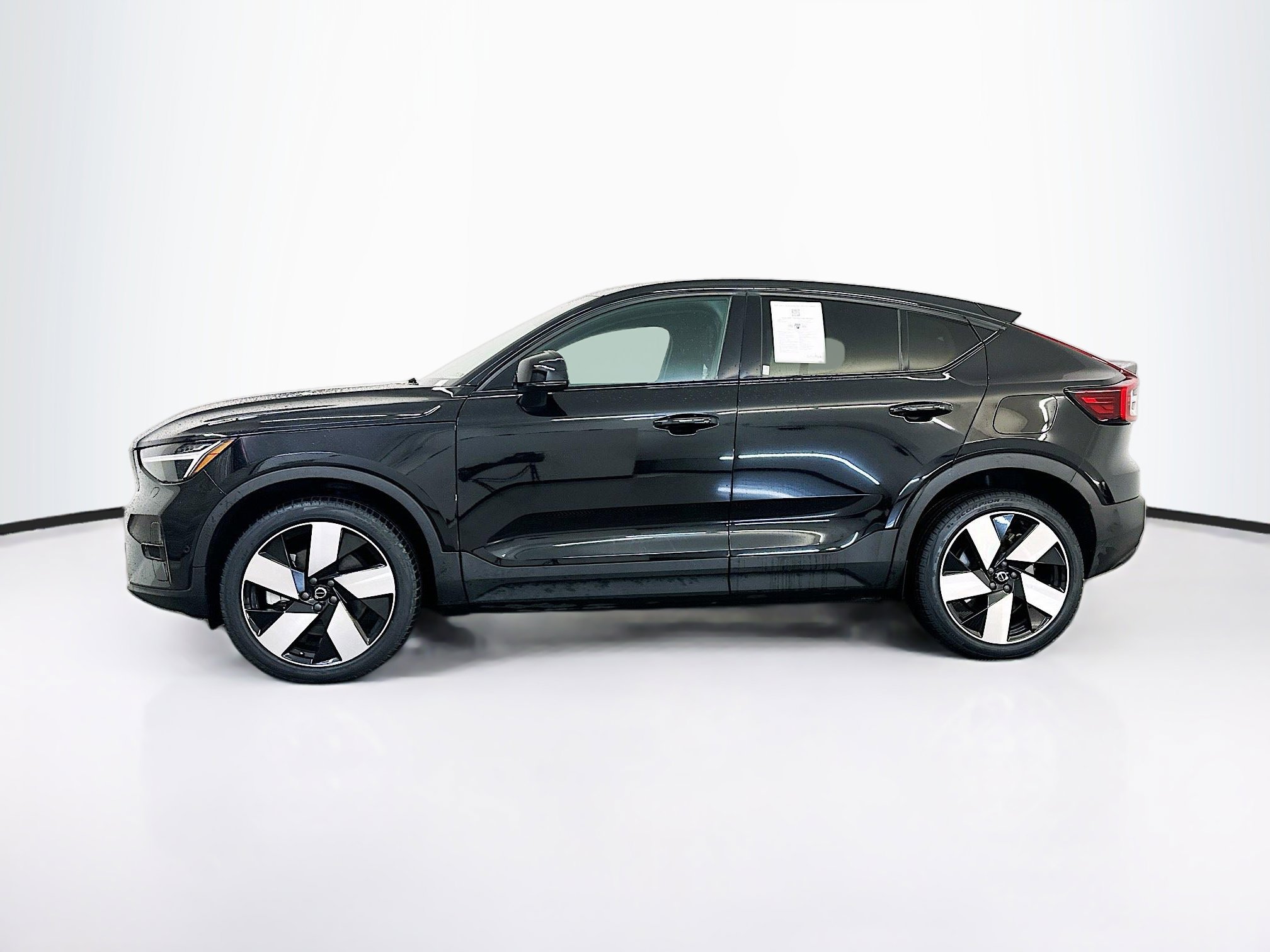 Used 2023 Volvo C40 P8 Recharge Ultimate AWD/4WD image 4