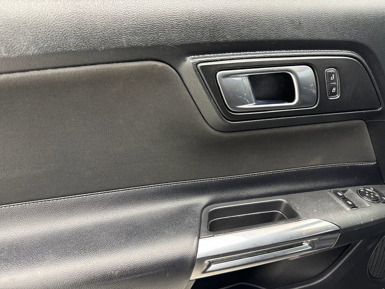 Used 2020 Ford Mustang GT RWD image 35