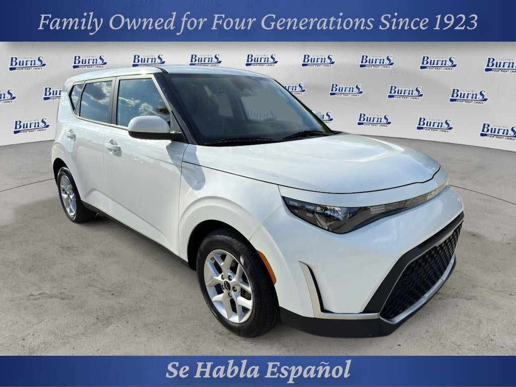 Used 2024 Kia Soul LX w/ Option Group 015 FWD image 1