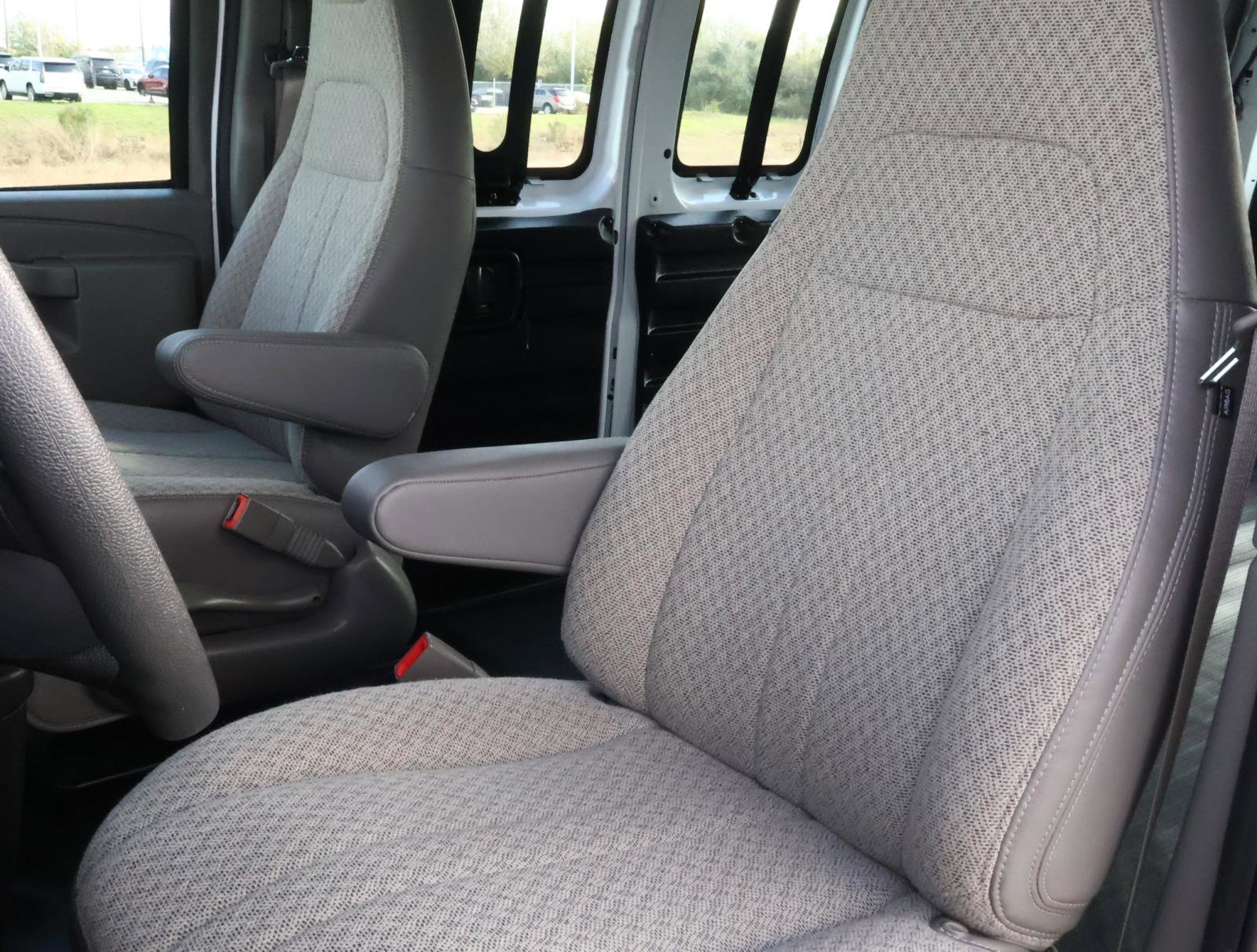 Used 2025 Chevrolet Express 2500 w/ Driver Convenience Package image 15