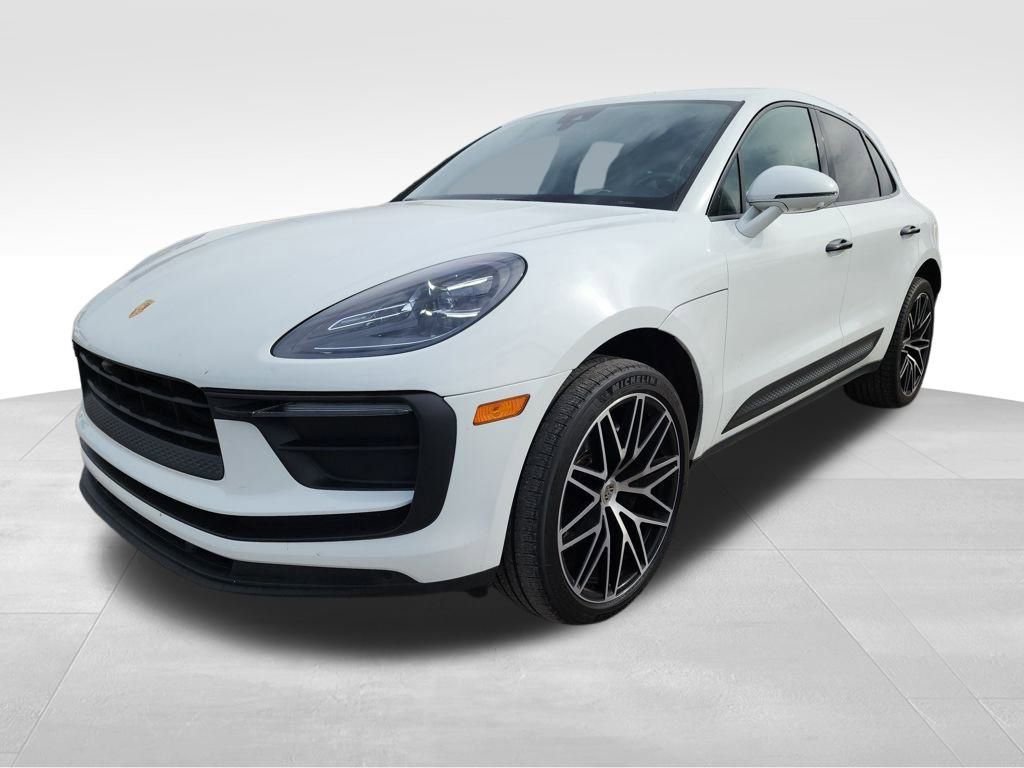 Used 2022 Porsche Macan image 3