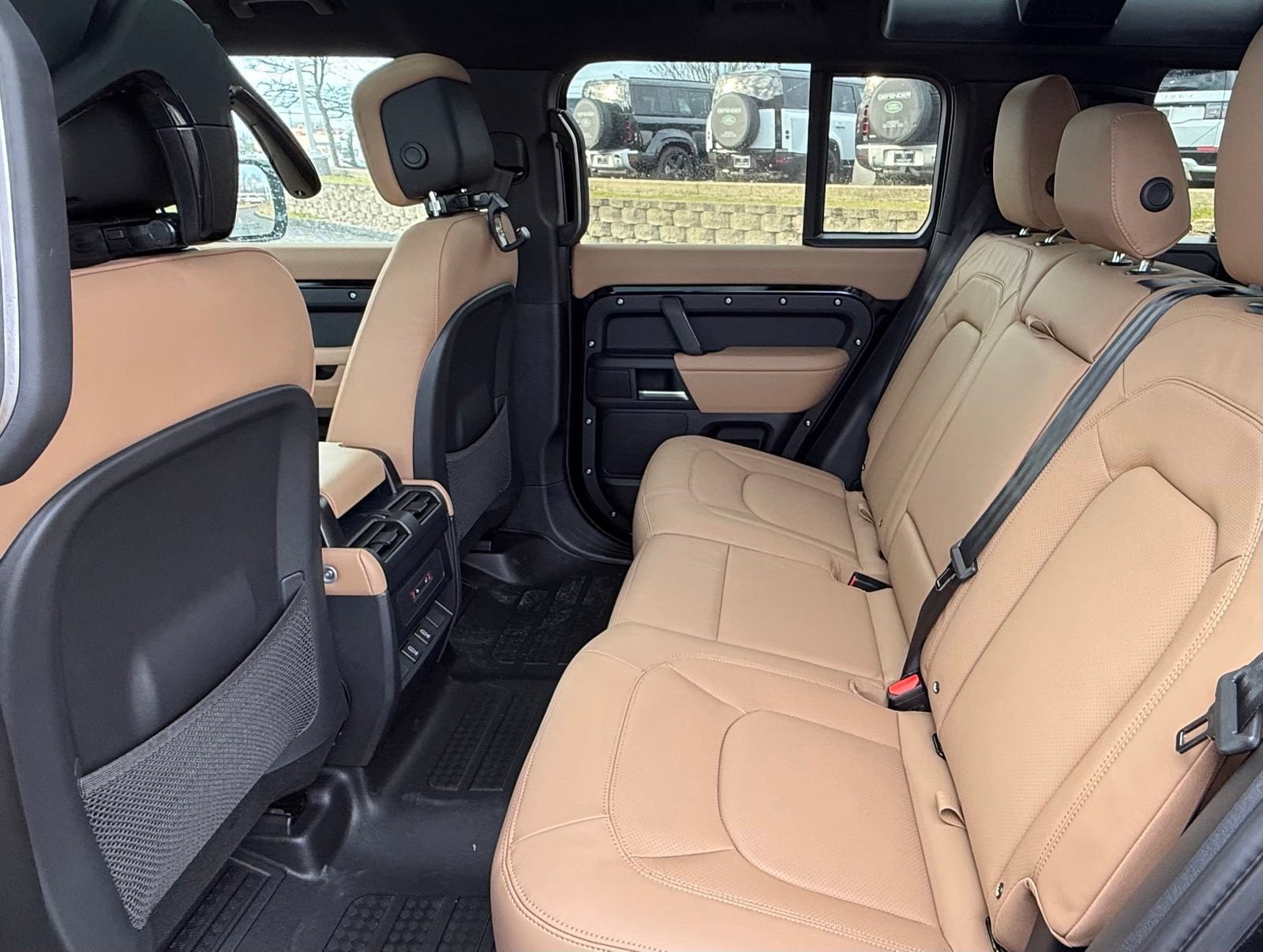 New 2026 Land Rover Defender 110 X-Dynamic SE AWD/4WD image 15