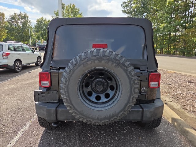 Used 2015 Jeep Wrangler Unlimited Sport w/ Connectivity Group AWD/4WD image 4