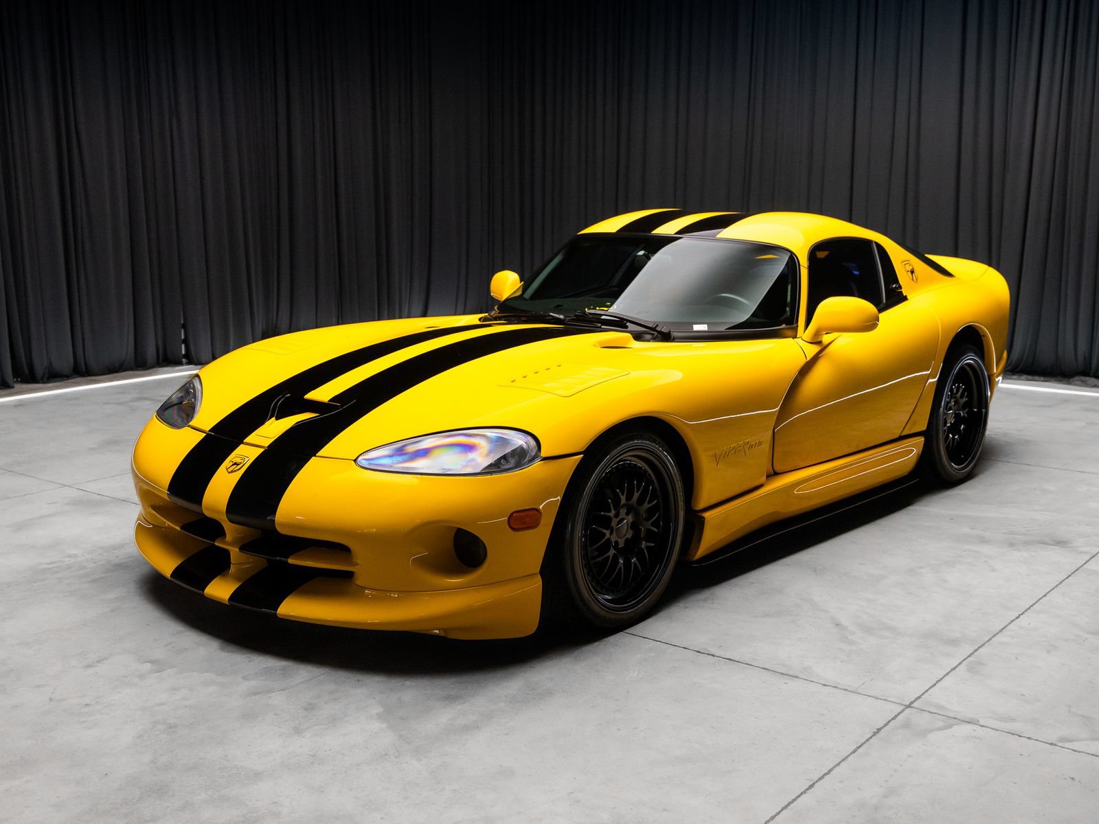 Used 2001 Dodge Viper GTS RWD image 24
