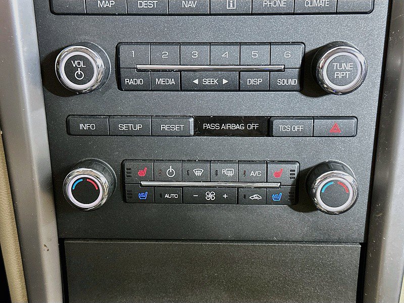 Used 2012 Lincoln MKZ FWD image 18