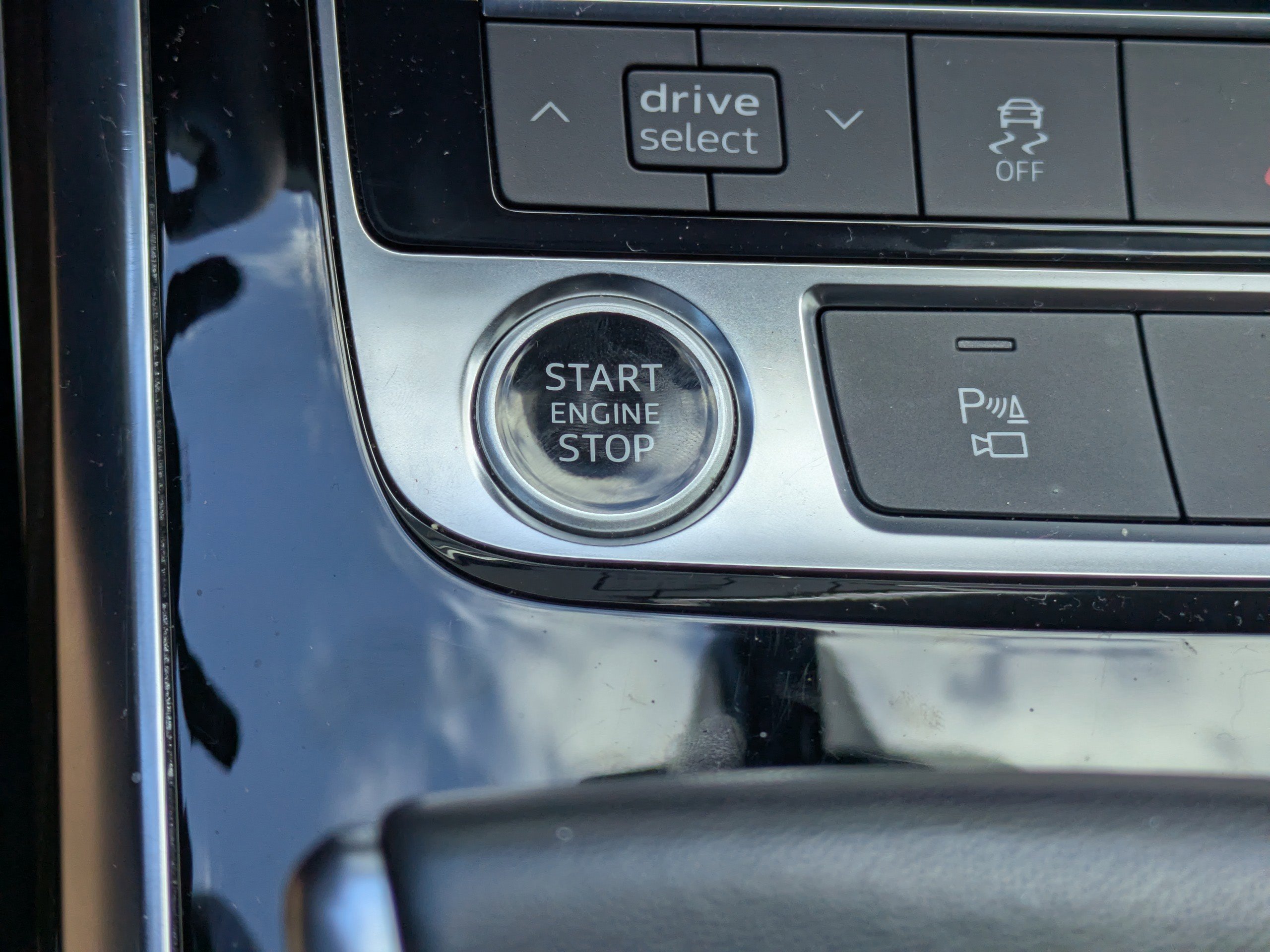 Used 2022 Audi Q8 Premium Plus image 29