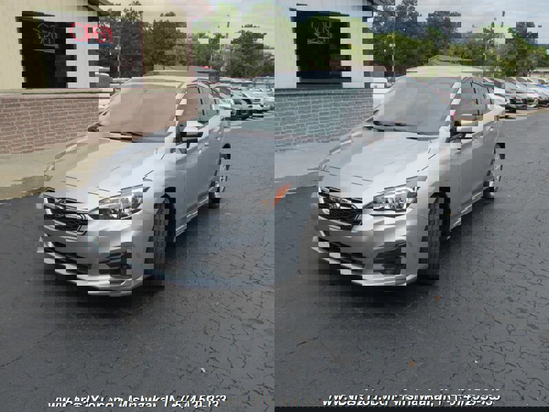Used 2018 Subaru Impreza 2.0i Premium image 3