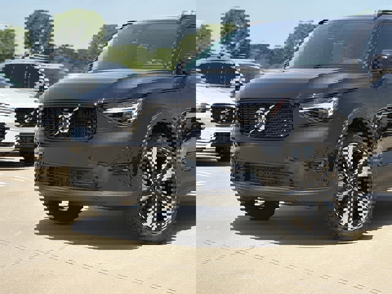 New 2025 Volvo XC40 B5 Plus w/ Protection Package Premier image 7