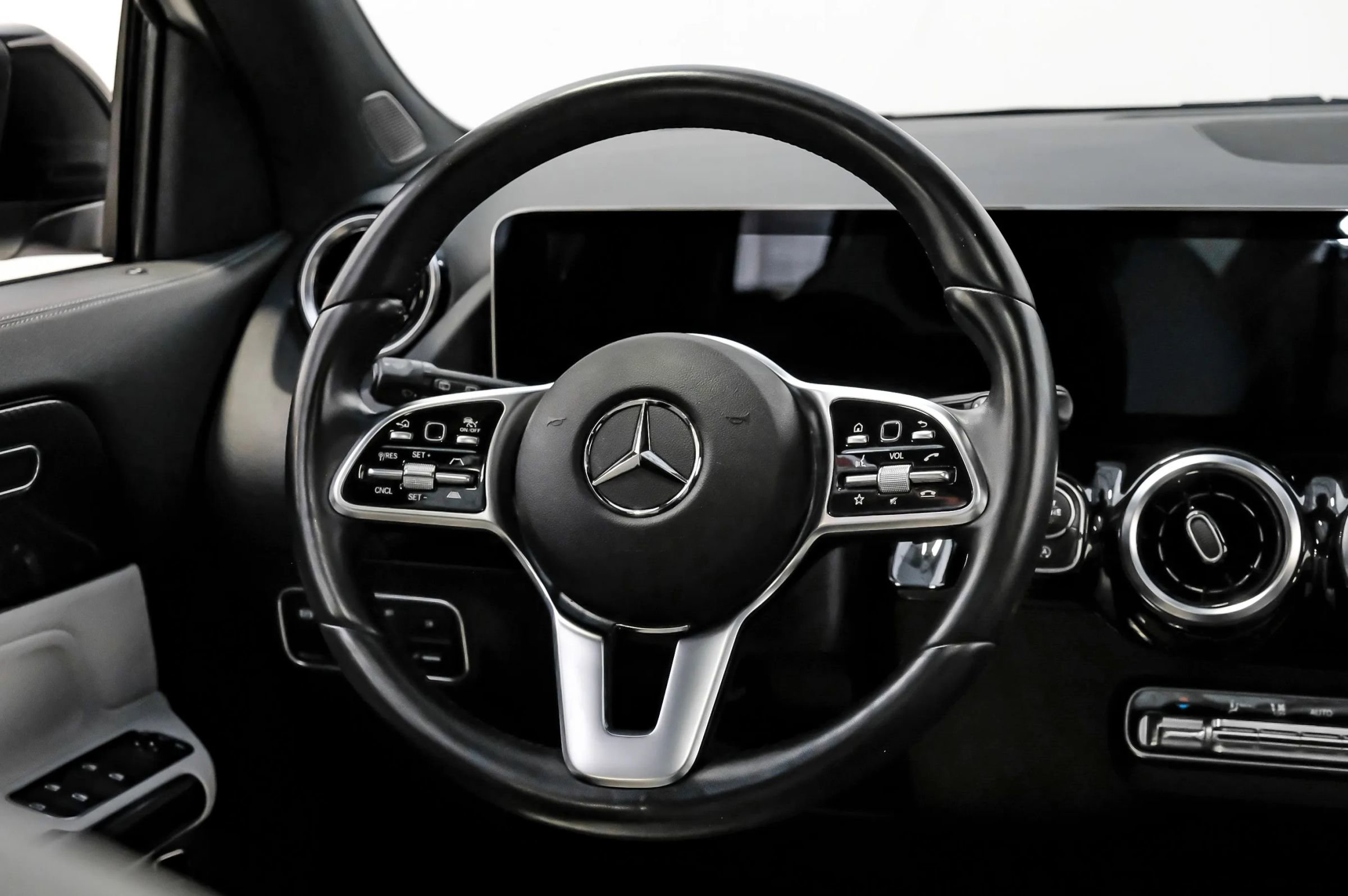 Used 2021 Mercedes-Benz GLA 250 4MATIC image 12