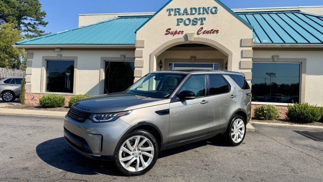 Used 2017 Land Rover Discovery First Edition AWD/4WD image 30