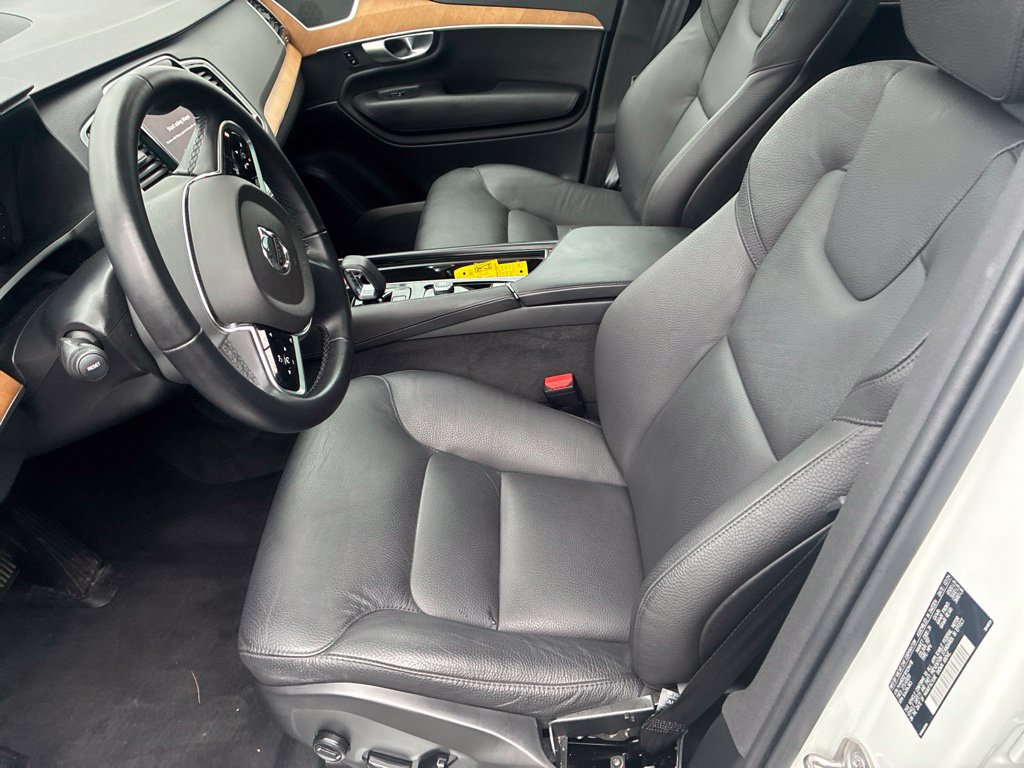 Used 2024 Volvo XC90 T8 Plus w/ Protection Package Premier AWD/4WD image 12