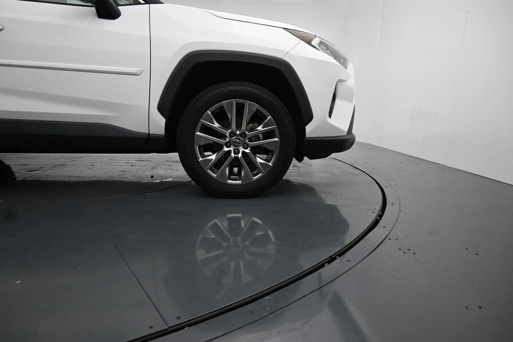Used 2019 Toyota RAV4 XLE Premium w/ Cold Weather Package AWD/4WD image 11