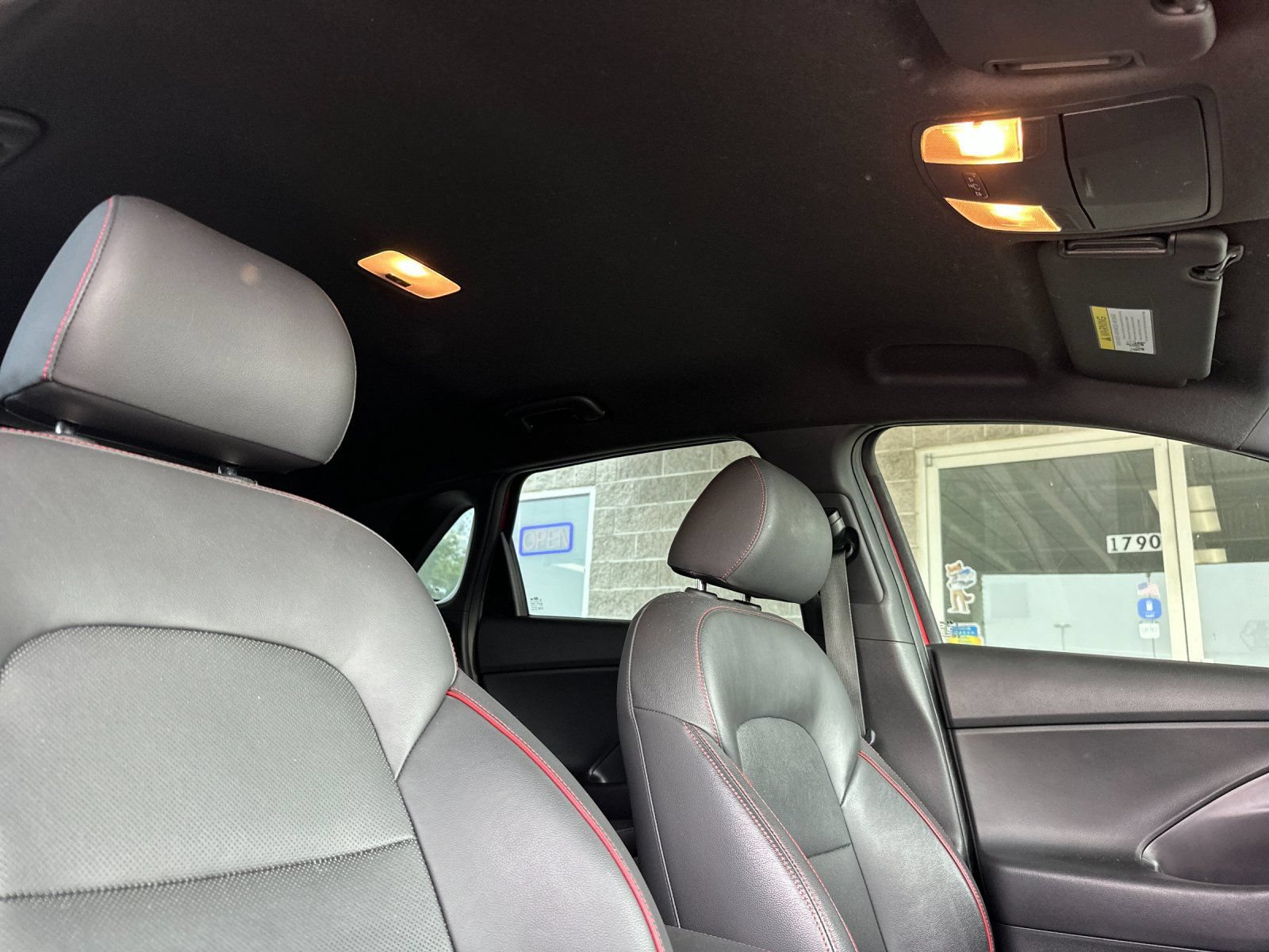 Used 2018 Hyundai Elantra GT Sport FWD image 17