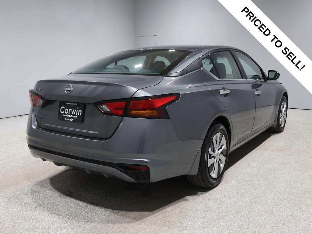 Used 2024 Nissan Altima 2.5 S image 2