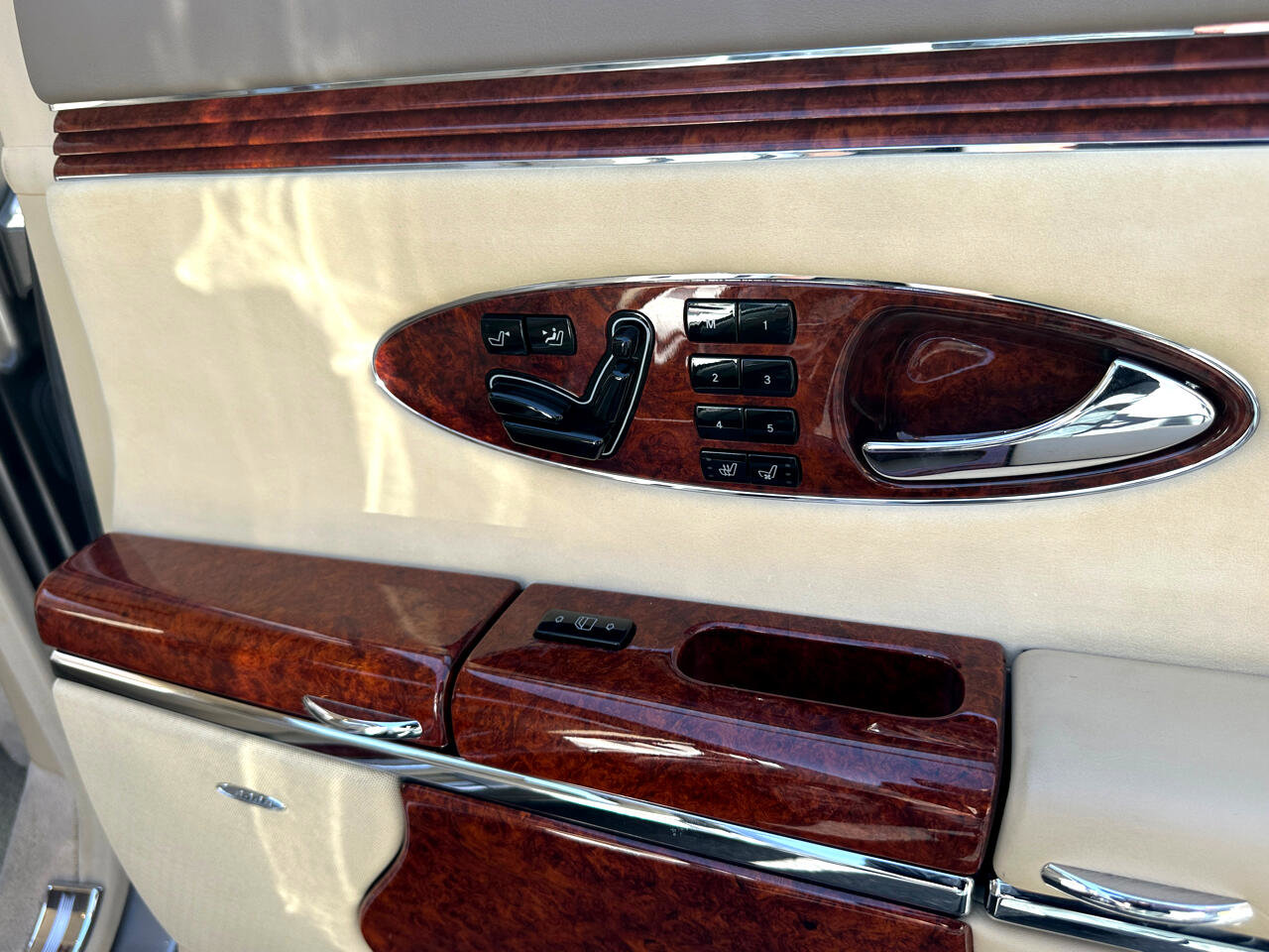 Used 2004 Maybach 57 image 39