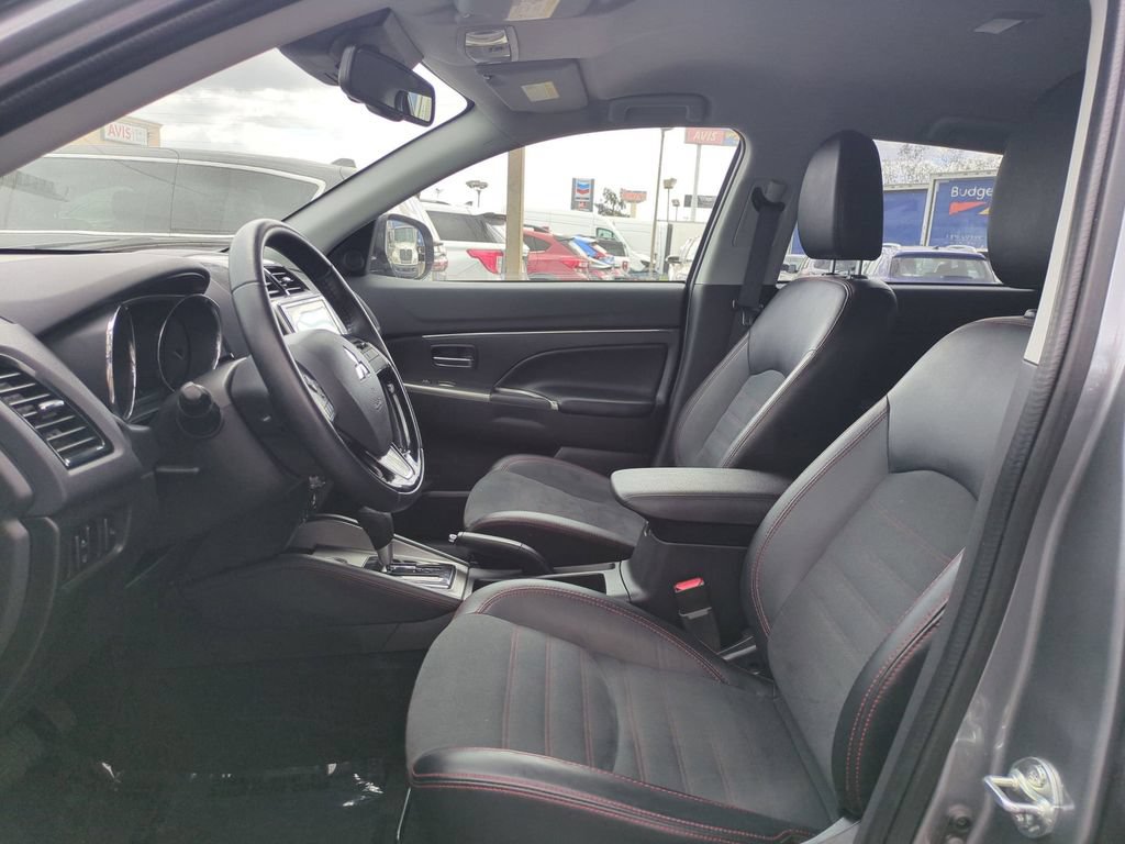 Used 2025 Mitsubishi Outlander Sport SE AWD/4WD image 23