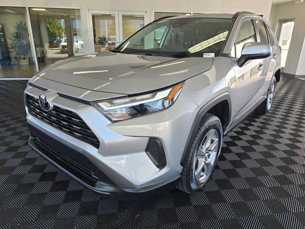 Used 2025 Toyota RAV4 XLE AWD/4WD image 7