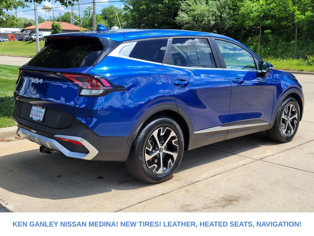 Used 2024 Kia Sportage EX FWD image 3