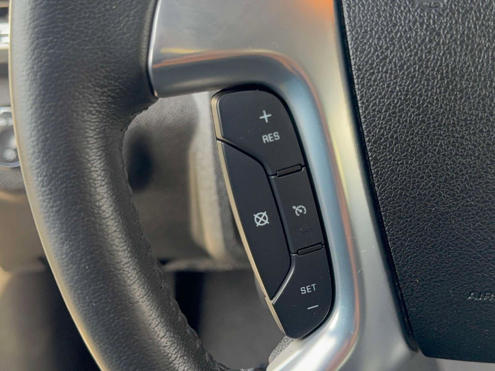 Used 2015 GMC Acadia SLE AWD/4WD image 16