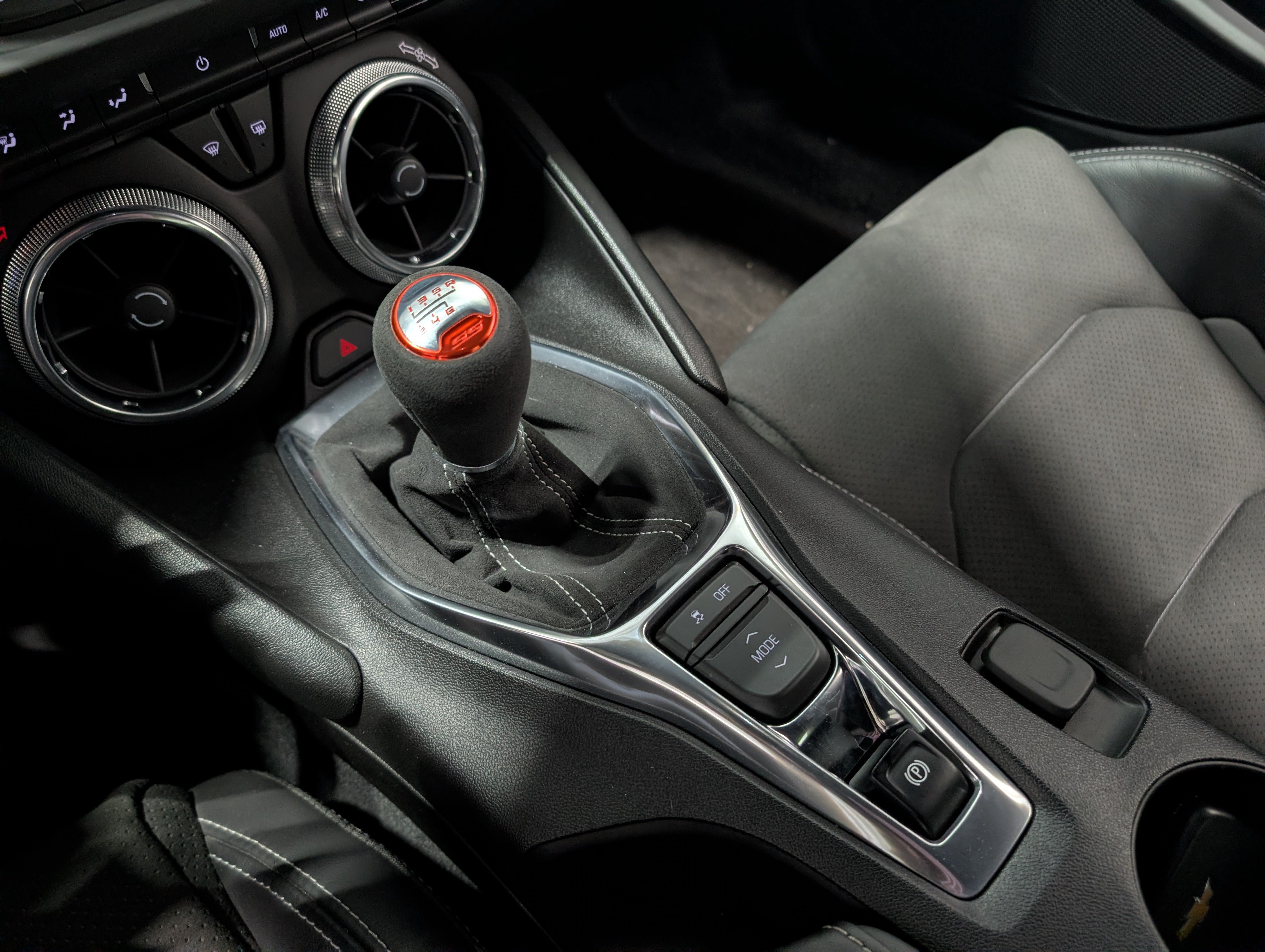 Used 2018 Chevrolet Camaro SS RWD image 24