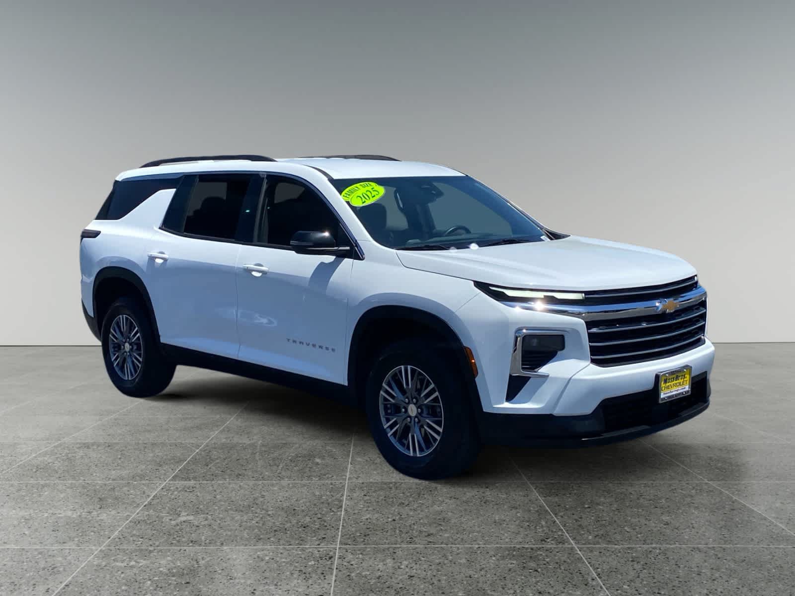 Used 2025 Chevrolet Traverse LT FWD image 7