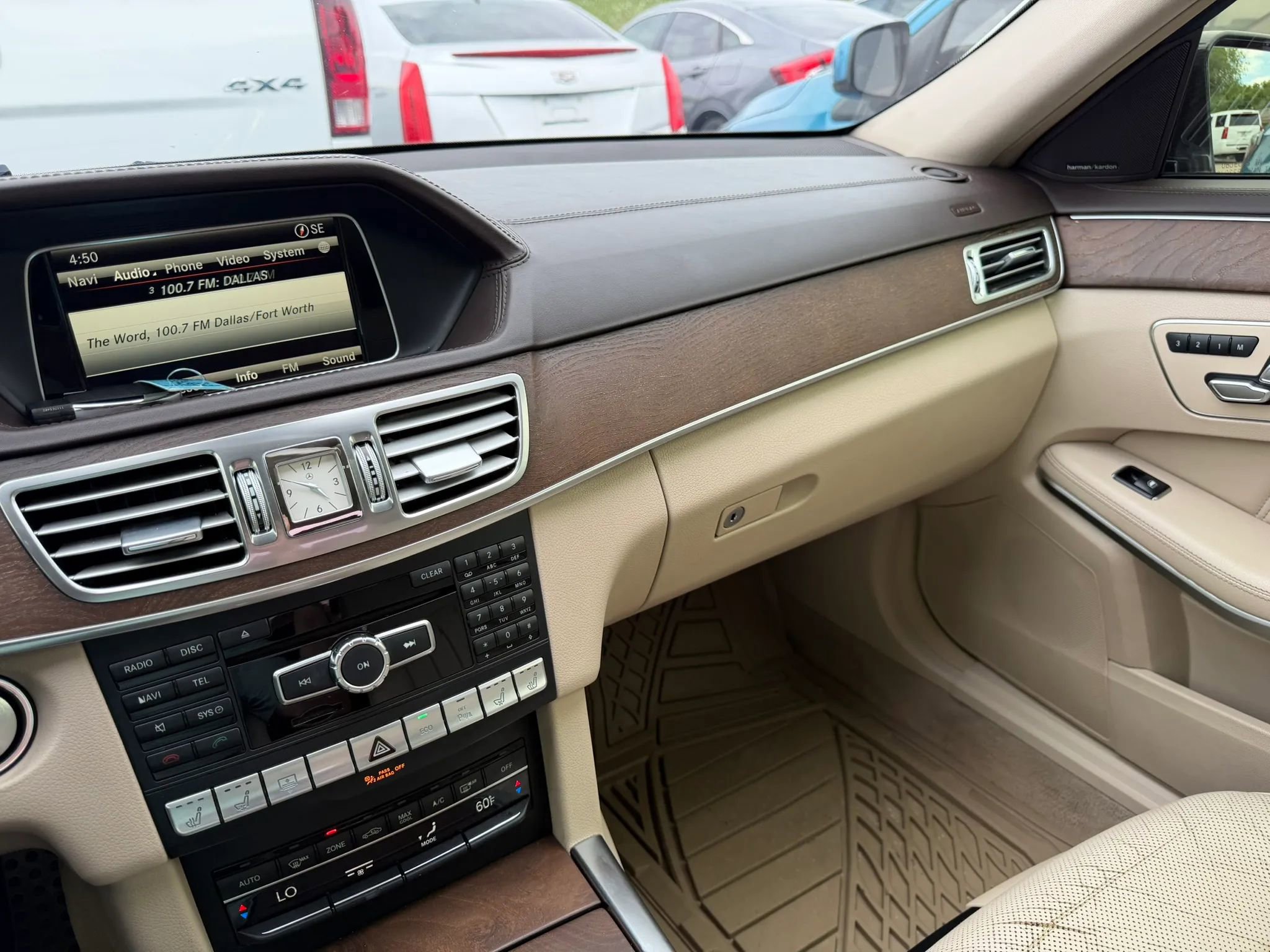Used 2015 Mercedes-Benz E 400 Sedan w/ Lighting Package image 17