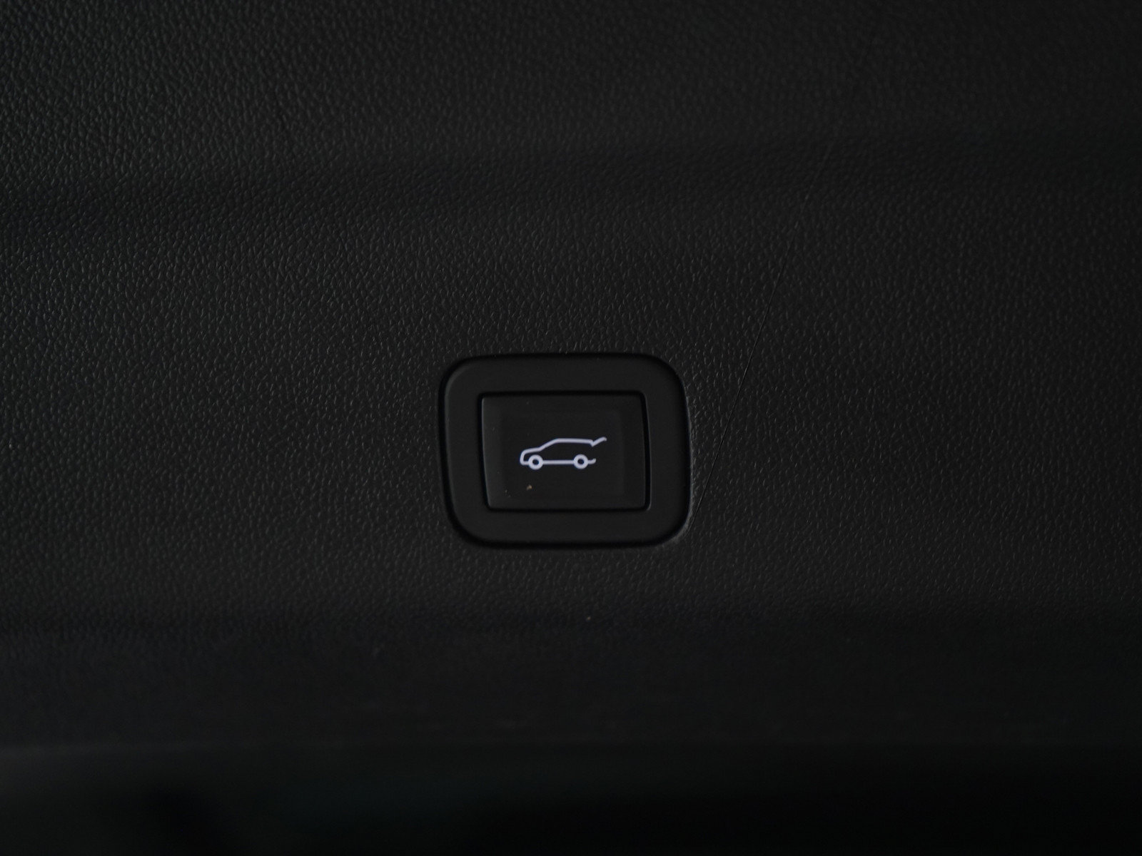 Used 2025 GMC Yukon Denali AWD/4WD image 17
