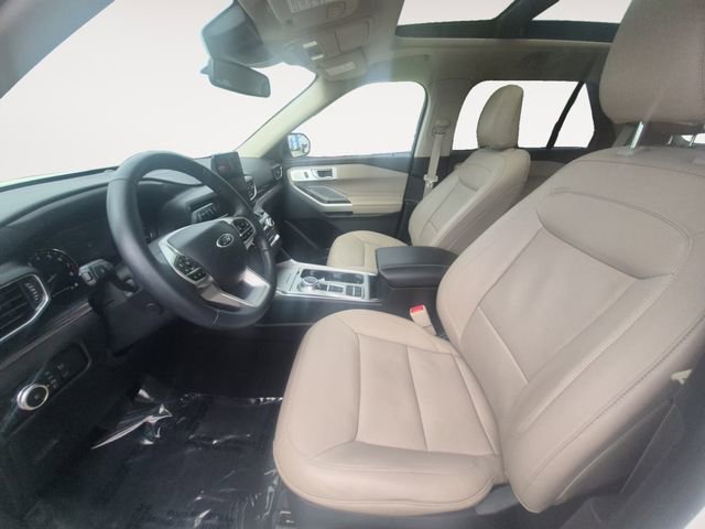 Used 2023 Ford Explorer Limited w/ Limited Technology Package RWD image 9