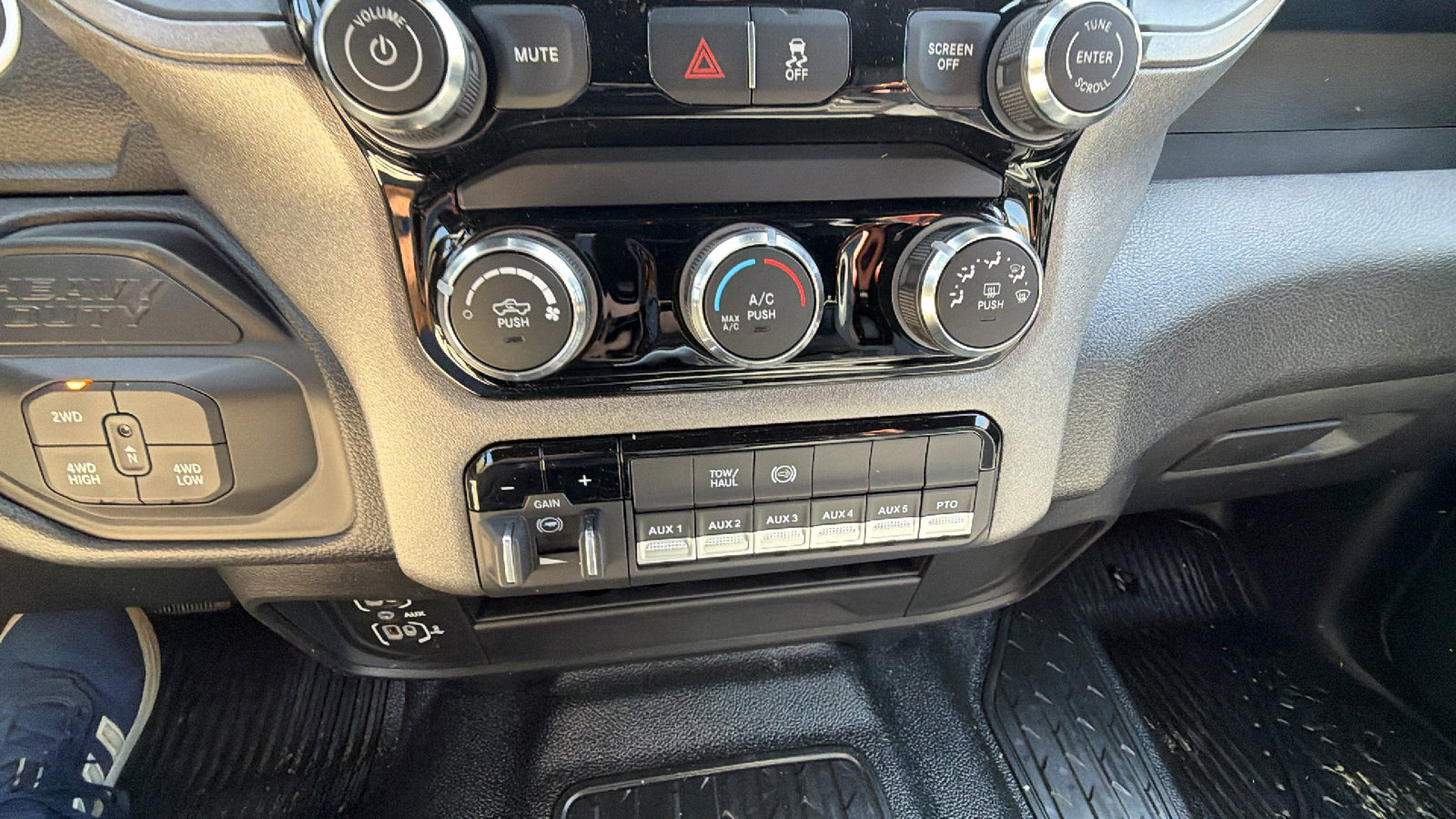 New 2026 RAM 5500 Tradesman image 28