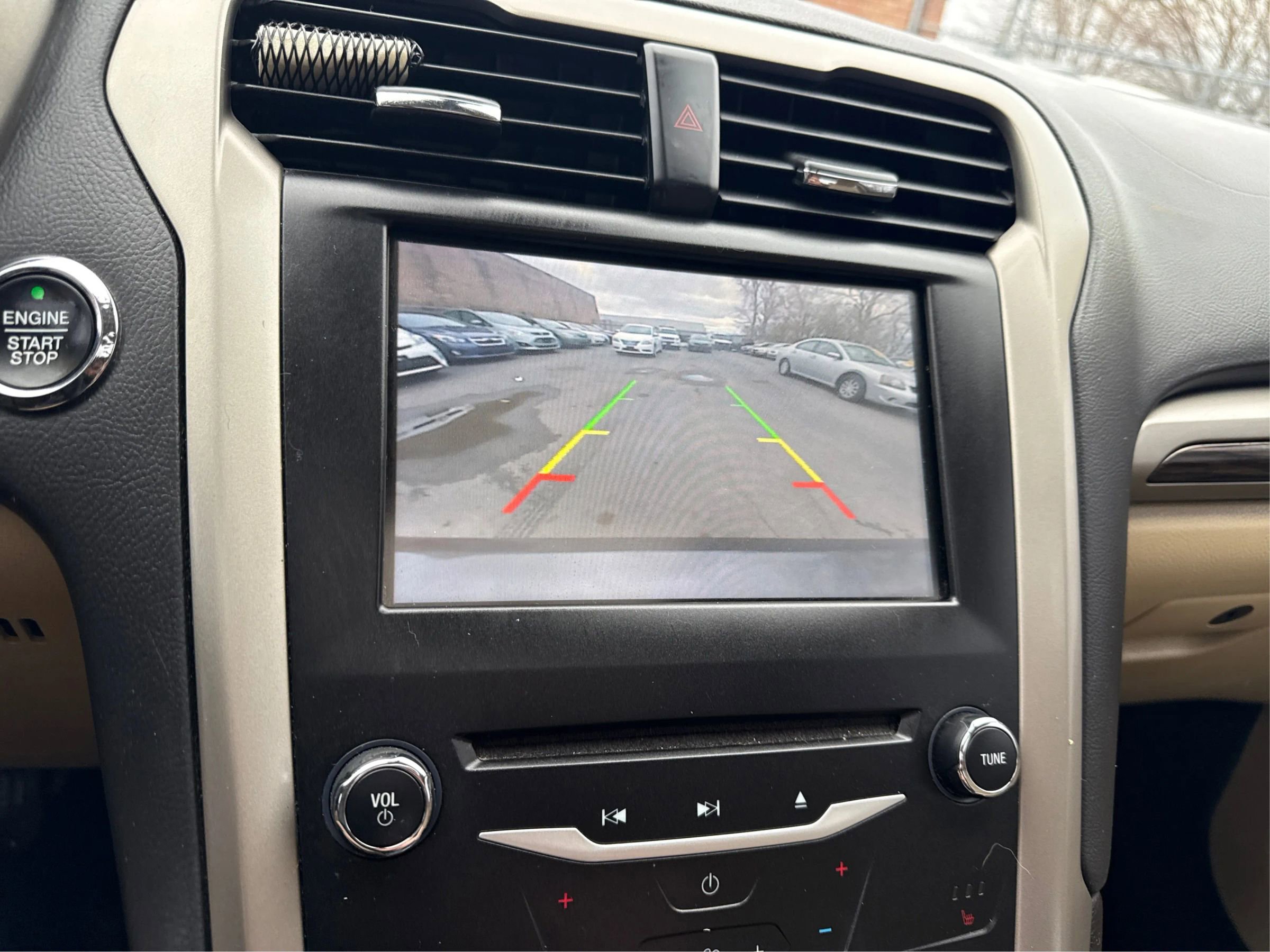 Used 2015 Ford Fusion SE w/ Equipment Group 202A image 25