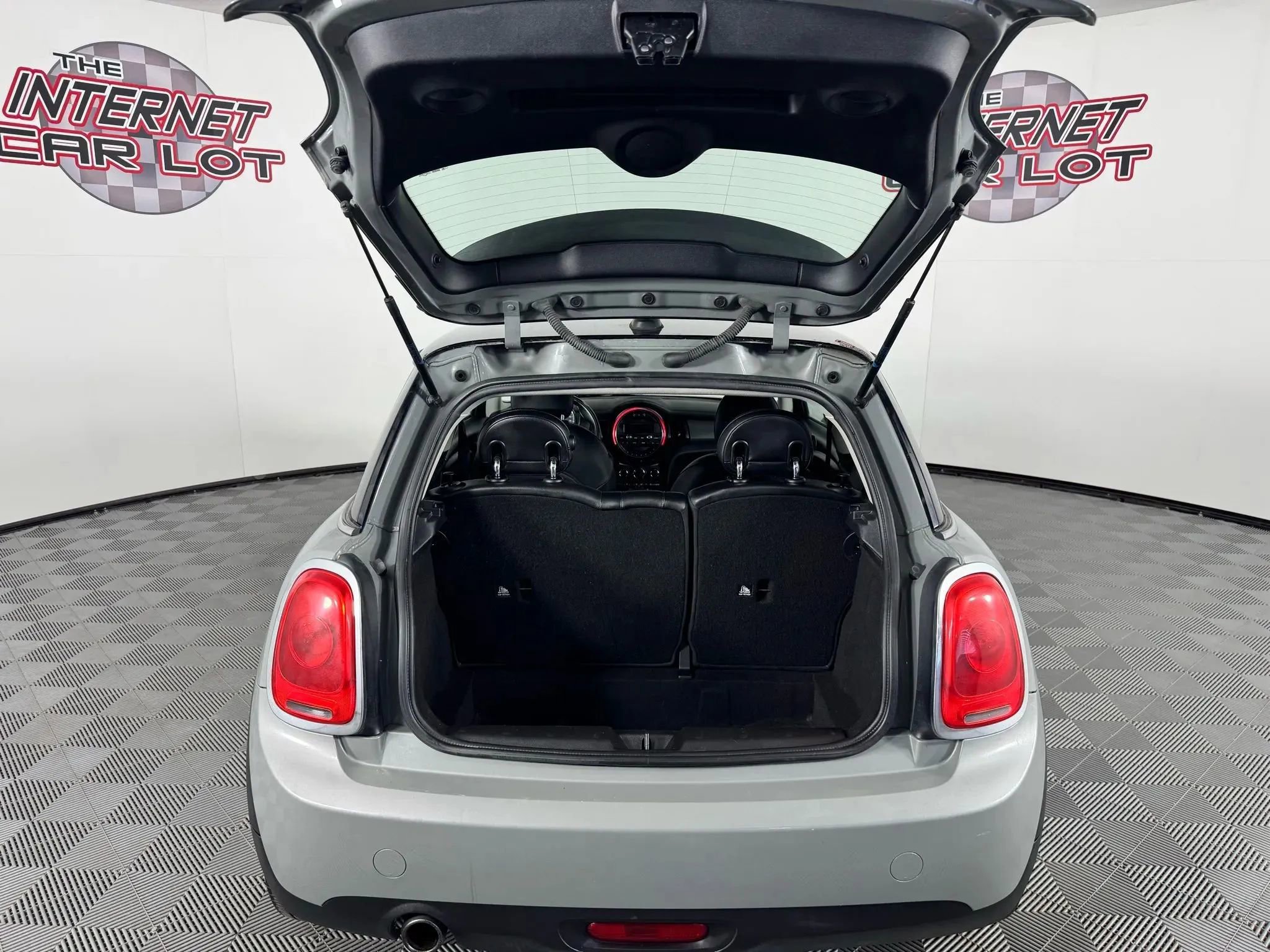 Used 2016 MINI Cooper 2-Door Hardtop image 22