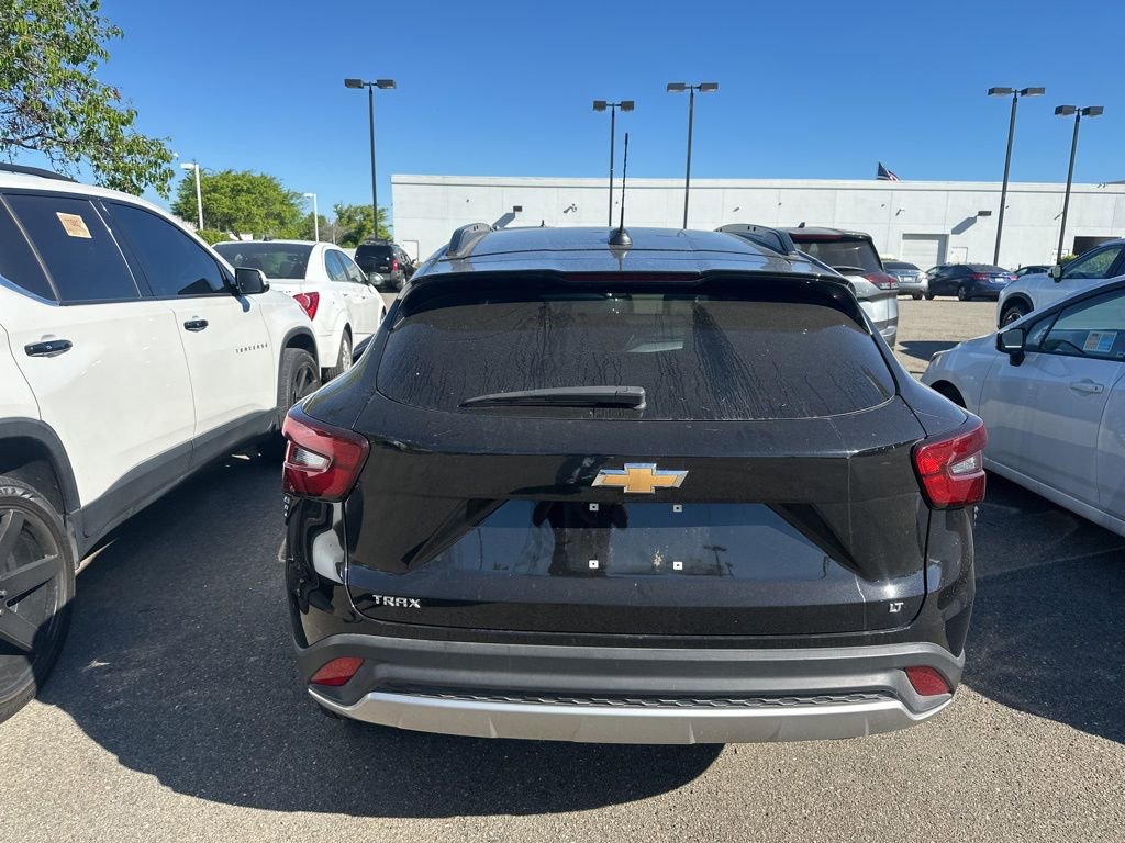Used 2025 Chevrolet Trax LT image 5