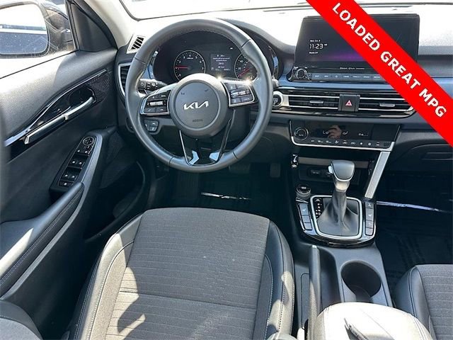 Used 2023 Kia Seltos S w/ Navigation Package image 18
