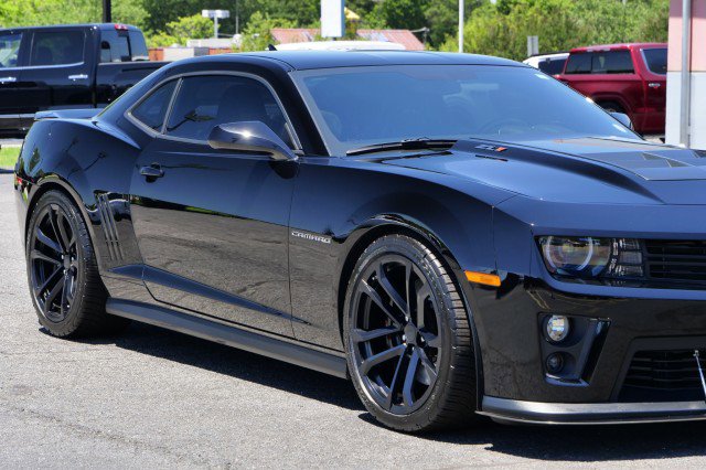 Used 2015 Chevrolet Camaro ZL1 RWD image 31