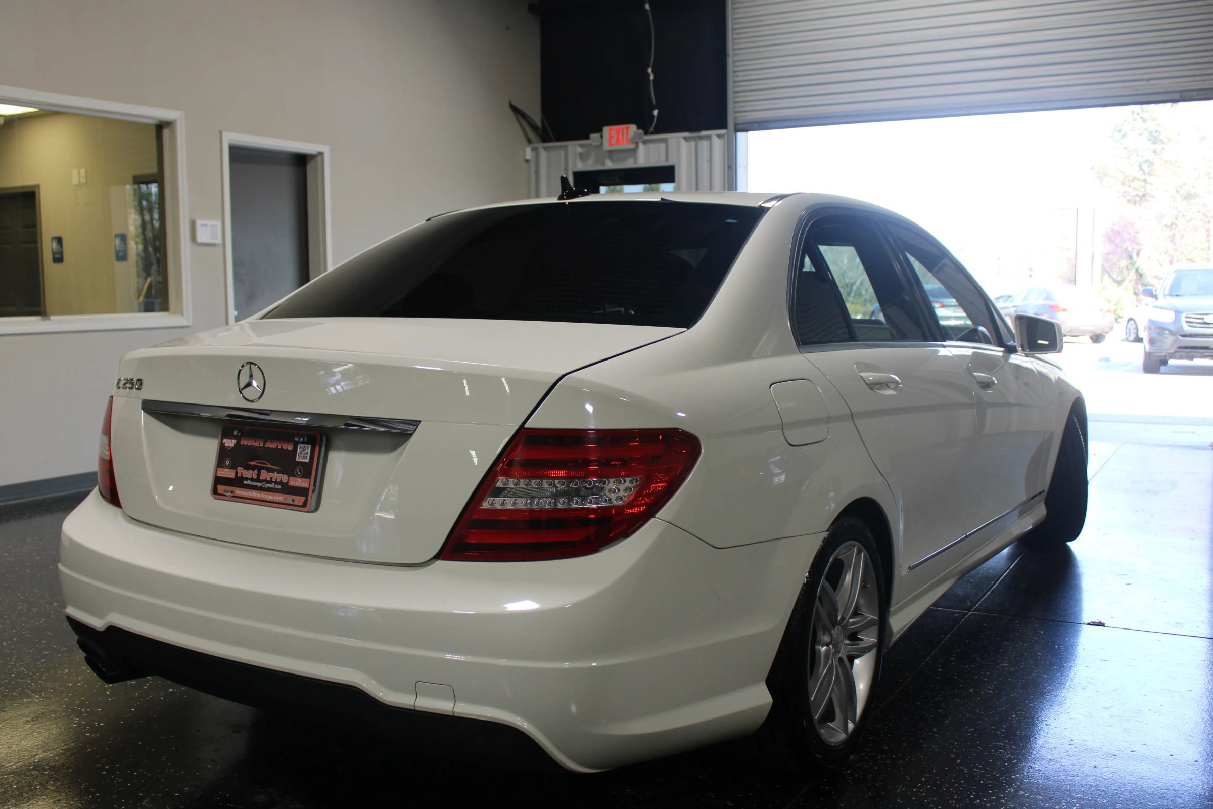 Used 2012 Mercedes-Benz C 250 Sedan image 2