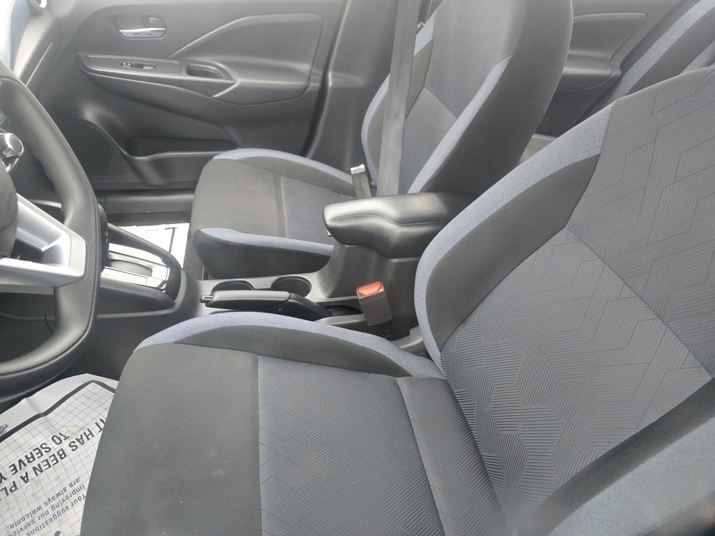 Used 2025 Nissan Versa SV image 19