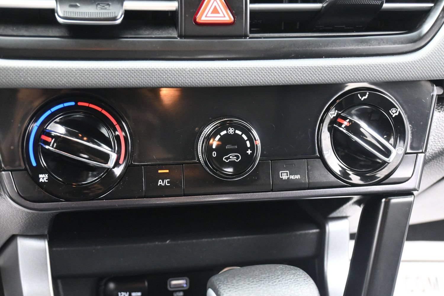 Used 2024 Kia Seltos LX AWD/4WD image 27