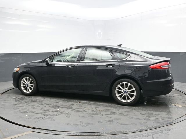 Used 2019 Ford Fusion SE image 4