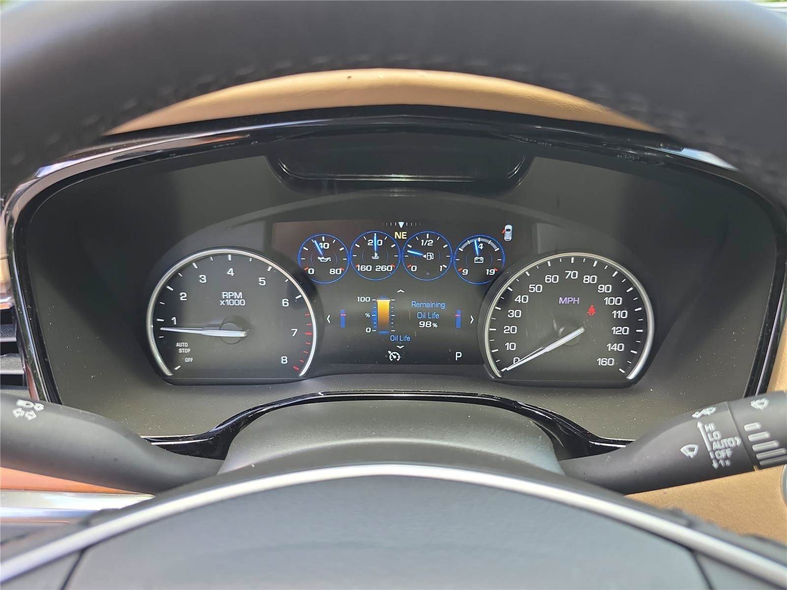 Used 2017 Cadillac XT5 Platinum AWD/4WD image 32