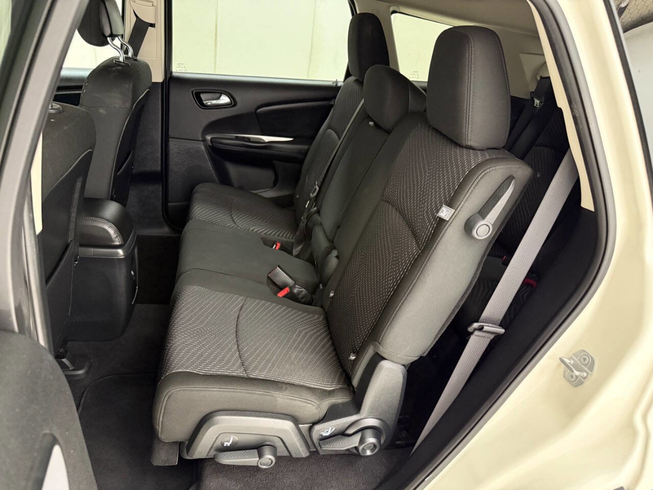 Used 2020 Dodge Journey SE w/ SE Popular Equipment Group FWD image 26