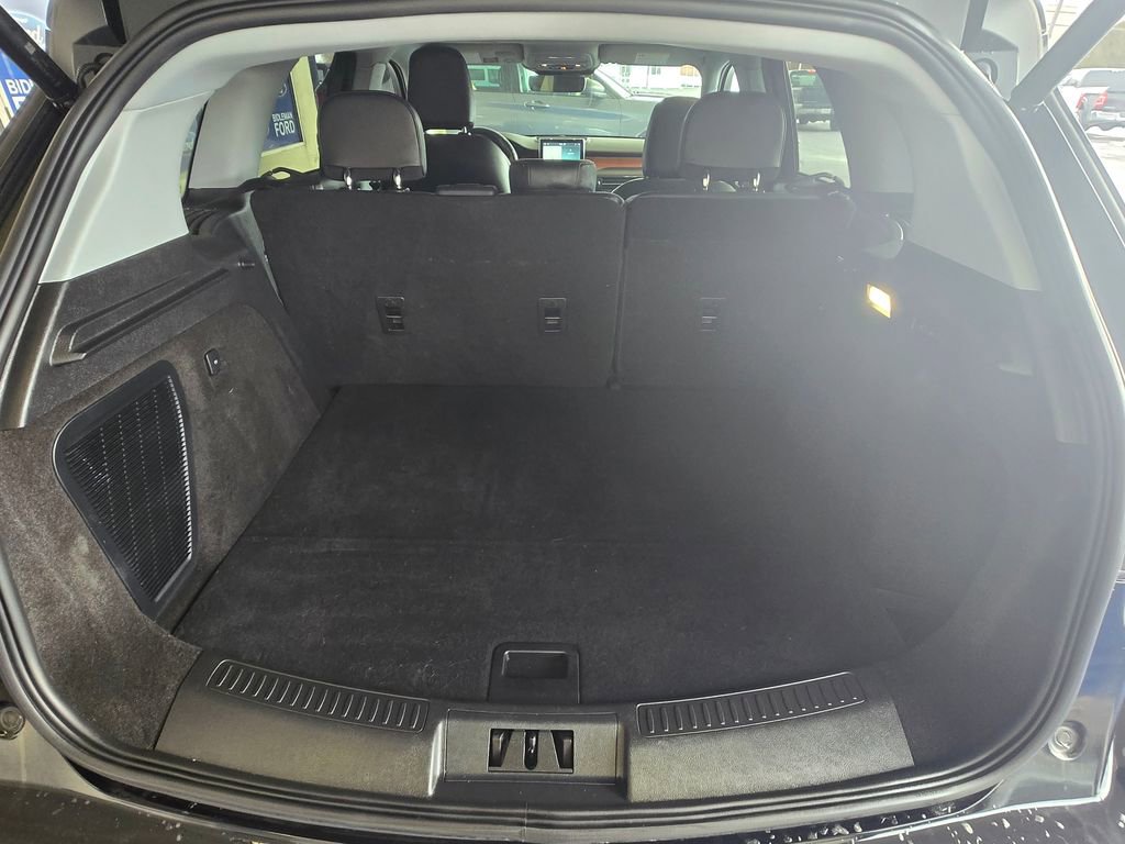 Used 2022 Lincoln Corsair Reserve w/ Equipment Group 201A image 8